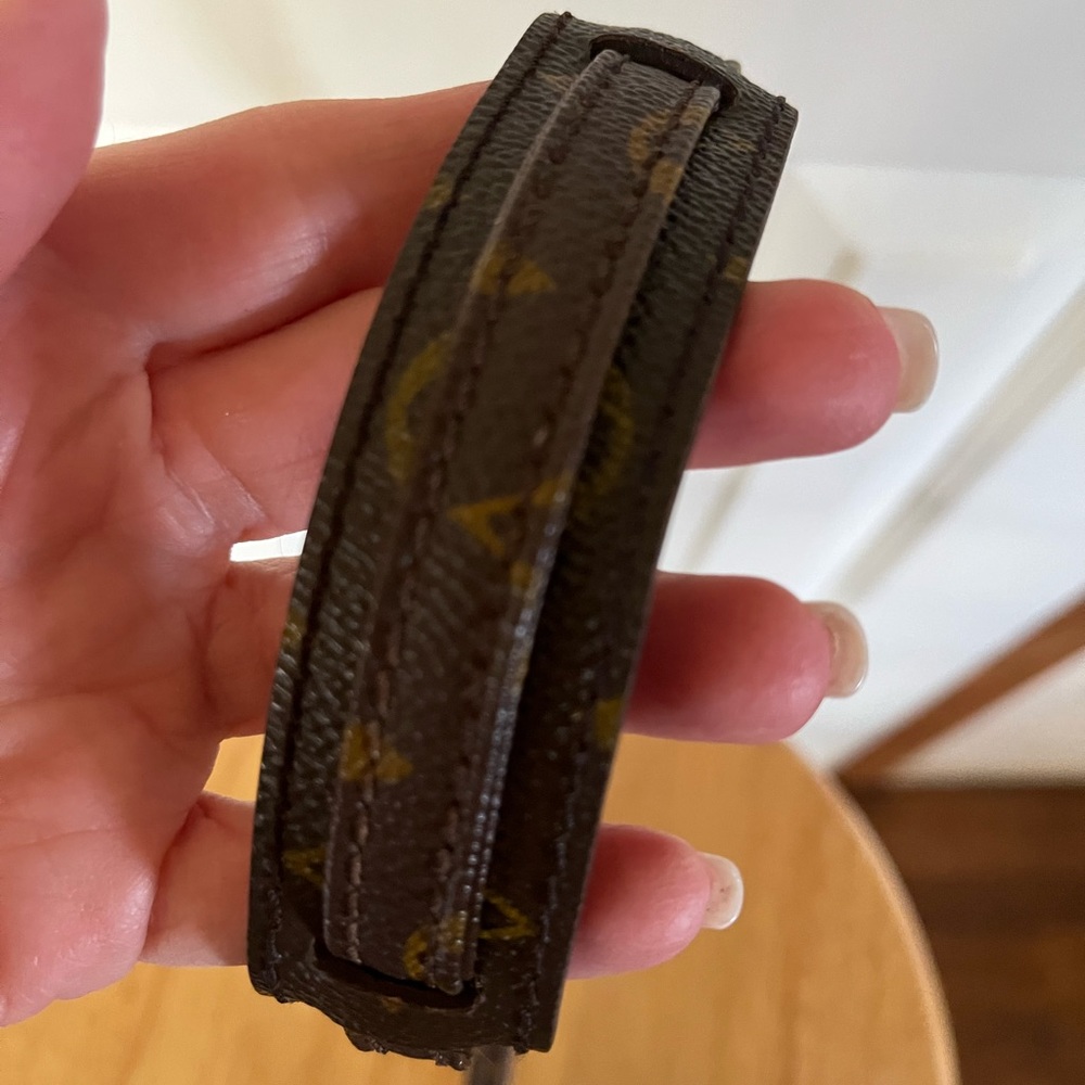 EUC Louis Vuitton monogram crossbody replacement strap.